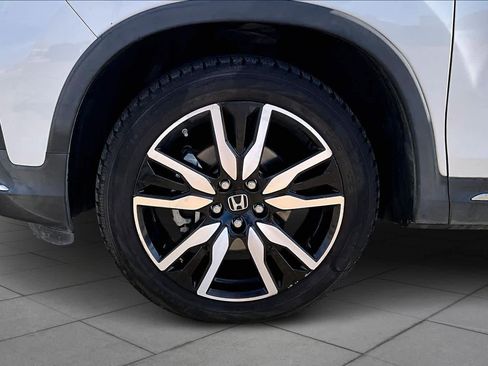 Used 2020 Honda Pilot Touring image 10