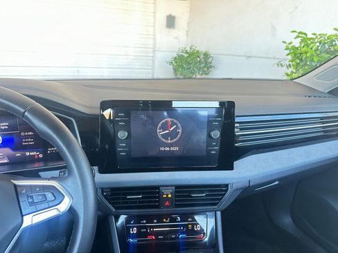 Used 2025 Volkswagen Jetta SE image 21