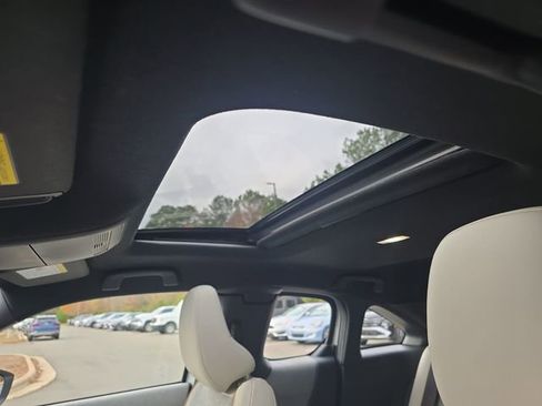 Used 2022 MAZDA MX-30 Electric w/ Premium Package image 42