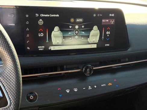 Used 2024 Nissan Ariya FWD image 24