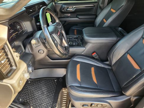 Used 2025 GMC Sierra 1500 AT4 w/ AT4 Premium Package AWD/4WD image 14