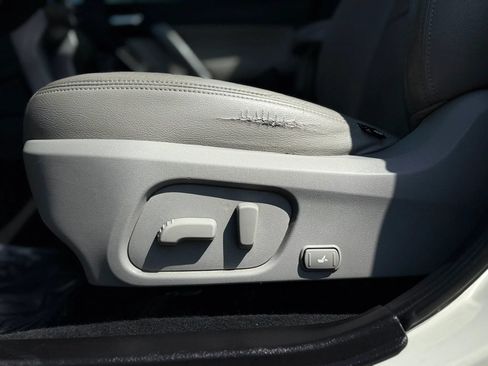 Used 2016 Subaru Forester 2.5i Touring w/ Eyesight & Navigation System AWD/4WD image 31