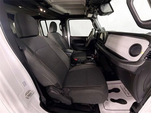Used 2024 Jeep Wrangler Willys image 27