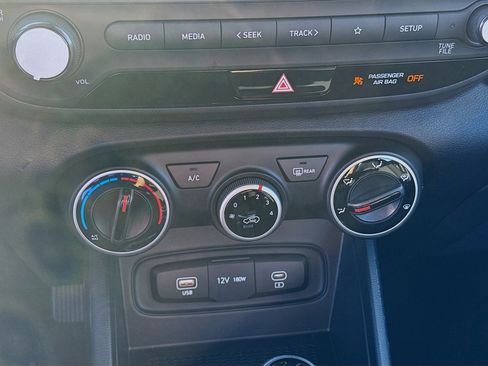 New 2026 Hyundai Venue SE image 12