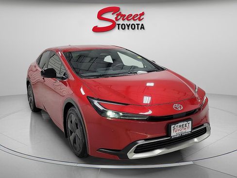 Certified 2024 Toyota Prius Prime SE image 4