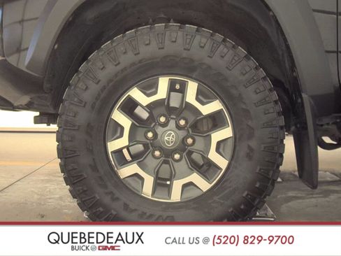 Used 2017 Toyota Tacoma TRD Off-Road image 9