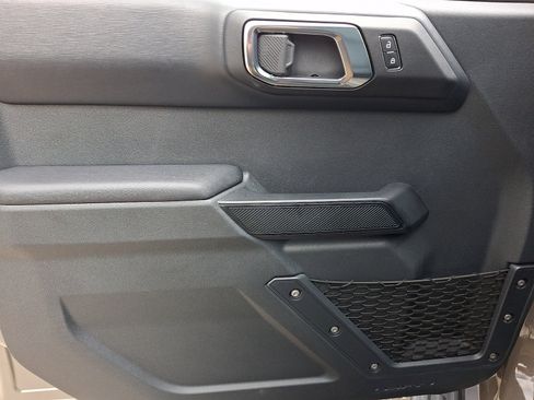Used 2025 Ford Bronco Outer Banks AWD/4WD image 15