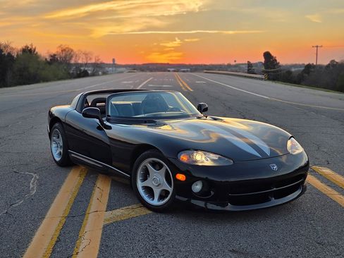Used 1996 Dodge Viper RT/10 RWD image 1