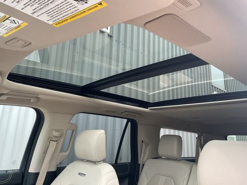 Used 2023 Ford Expedition Max Platinum image 11
