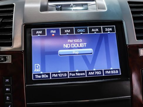 Used 2013 Cadillac Escalade EXT Premium AWD/4WD image 30