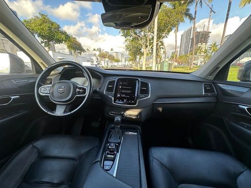 Used 2020 Volvo XC90 T5 Momentum w/ Protection Package Premier image 10