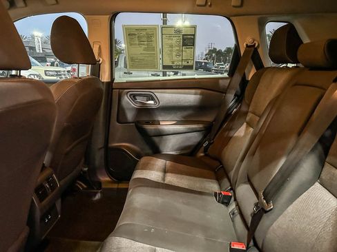 Used 2024 Nissan Rogue SV AWD/4WD image 23