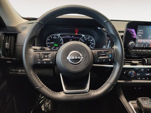 Used 2022 Nissan Pathfinder SV image 17