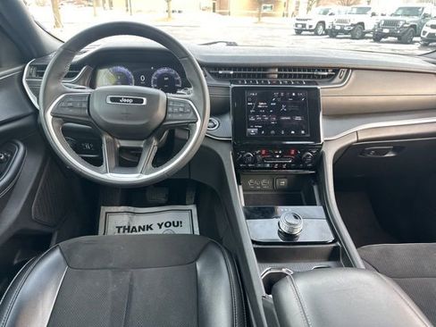 Used 2024 Jeep Grand Cherokee L Laredo image 29