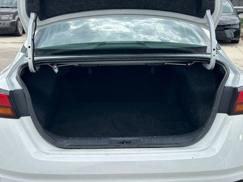 Used 2025 Nissan Altima 2.5 SV FWD image 13