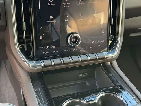 New 2026 GMC Yukon XL Elevation image 10