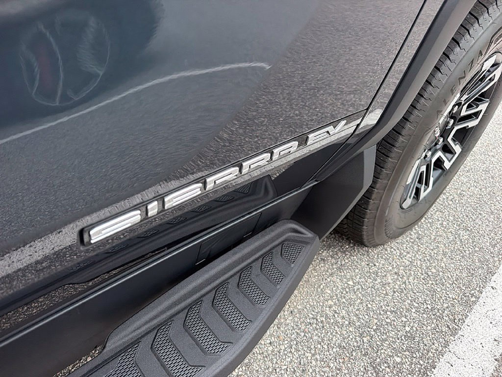Used 2026 GMC Sierra EV Elevation AWD/4WD image 11