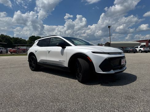 New 2025 Chevrolet Equinox EV RS image 11