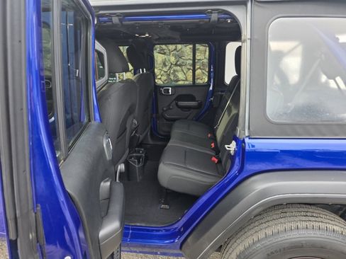 Used 2020 Jeep Wrangler Unlimited Sport image 12