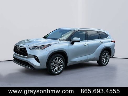 Used 2021 Toyota Highlander Platinum FWD image 7