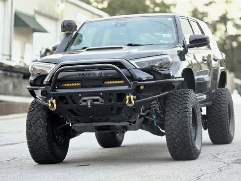 Used 2020 Toyota 4Runner TRD Off-Road image 10