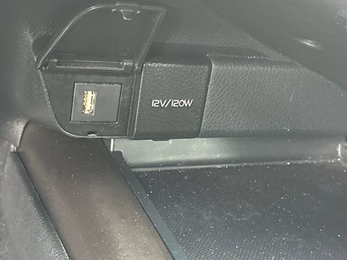 Used 2023 Toyota Camry SE image 32