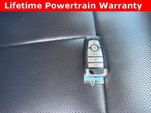 Used 2024 Ford Expedition Max XLT image 8