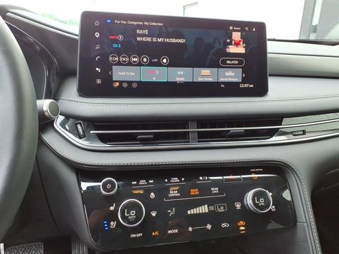 Used 2026 INFINITI QX60 Luxe w/ Cargo Package FWD image 10
