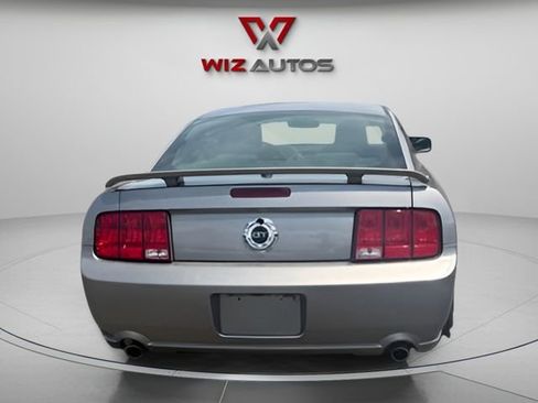 Used 2009 Ford Mustang GT Premium RWD image 4