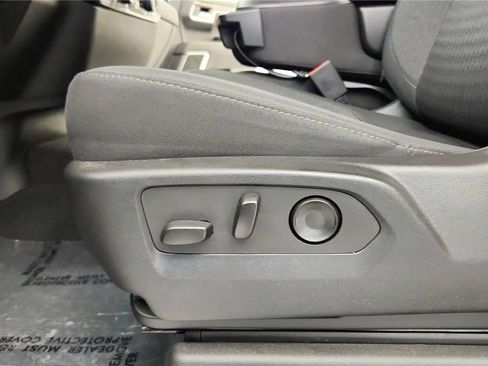 Used 2023 Chevrolet Silverado 1500 LT AWD/4WD image 17