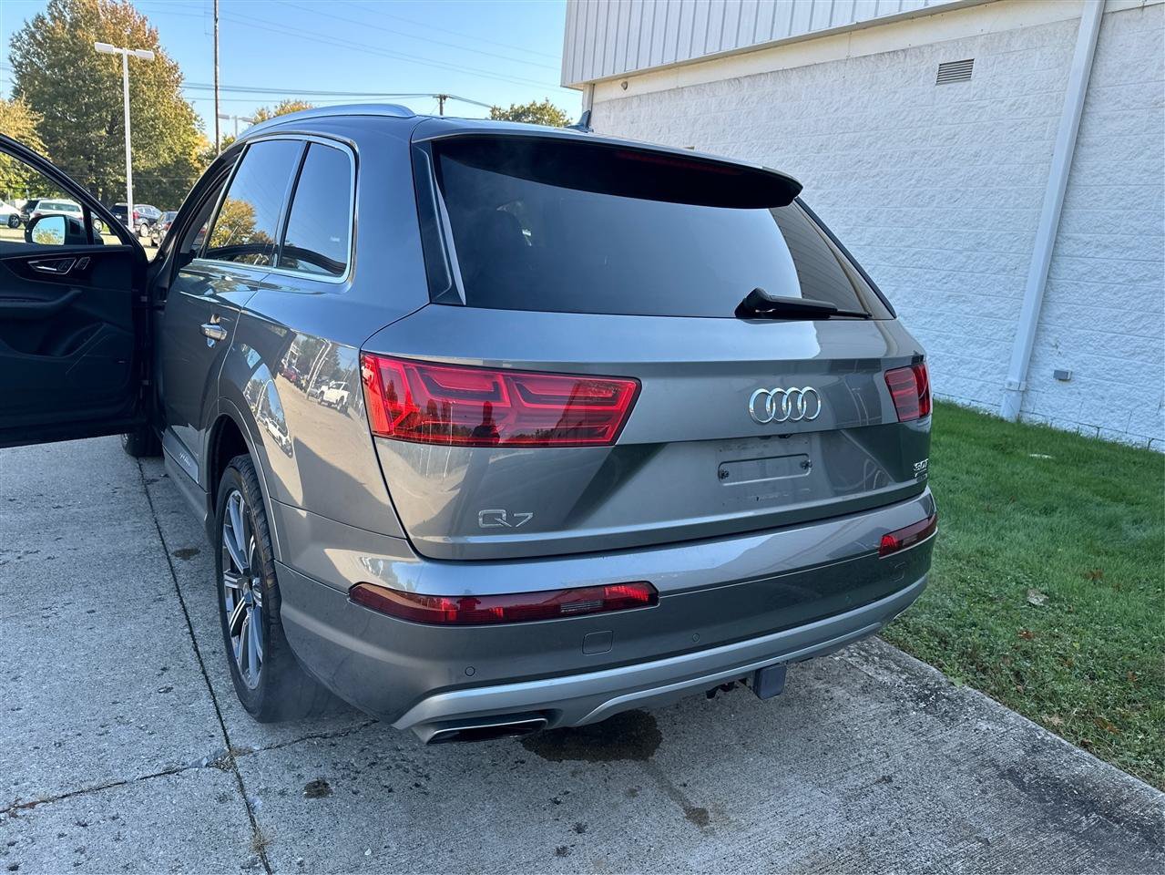 Used 2017 Audi Q7 3.0T Prestige AWD/4WD image 25
