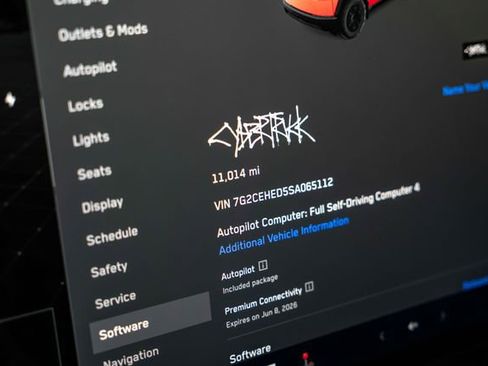 Used 2025 Tesla Cybertruck AWD Crew Cab image 23