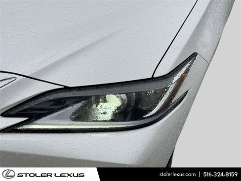 Certified 2023 Lexus ES 350 w/ Premium Package image 7