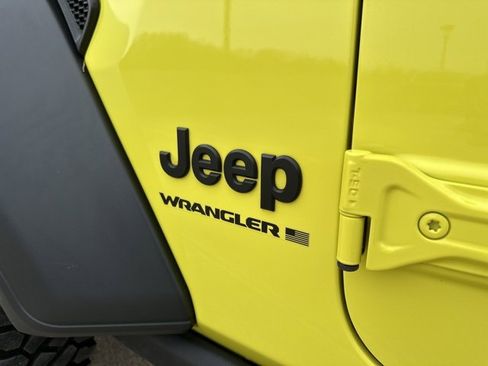 Used 2023 Jeep Wrangler Willys image 33