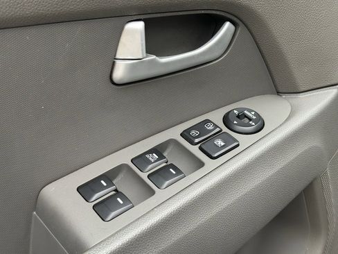 Used 2014 Kia Sportage LX image 19