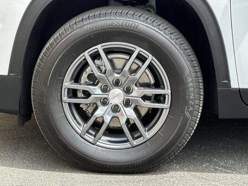 Certified 2025 GMC Acadia Elevation FWD image 29