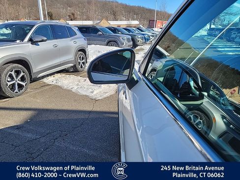 Certified 2022 Volkswagen Taos SE image 26