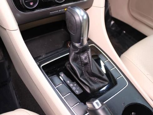 Used 2017 Volkswagen Passat 1.8T R-Line image 15