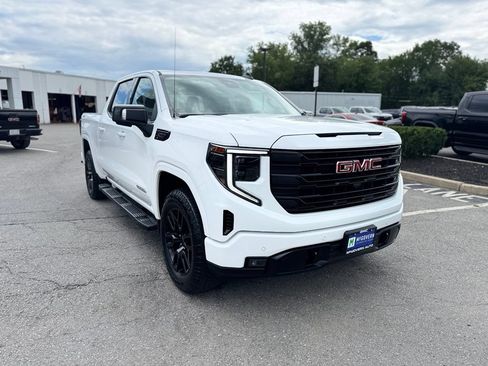Used 2026 GMC Sierra 1500 Elevation w/ Elevation Premium Package AWD/4WD image 8