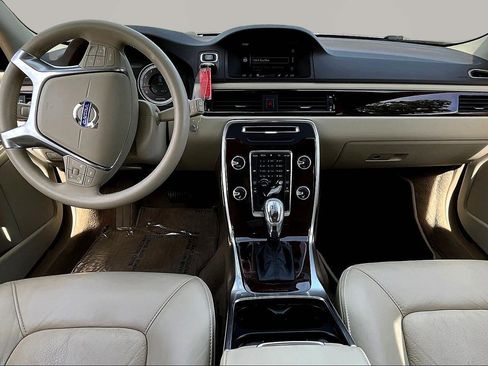 Used 2013 Volvo XC70 3.2 image 7