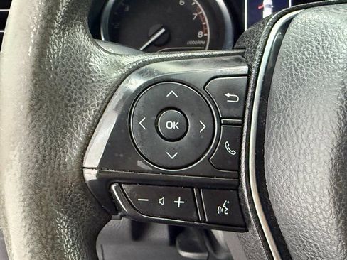 Used 2020 Toyota Camry LE image 12