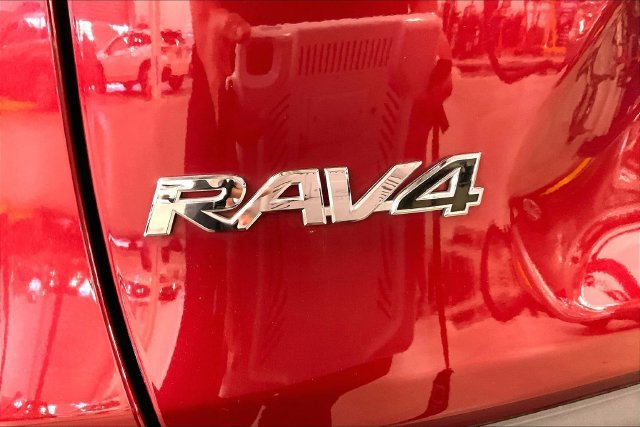 Used 2019 Toyota RAV4 XLE w/ Convenience Package AWD/4WD image 8
