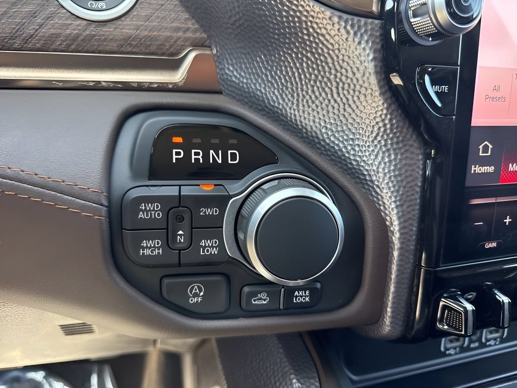 Used 2025 RAM 1500 Limited AWD/4WD image 19