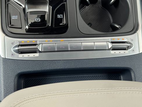 Used 2025 Kia Carnival SX Prestige FWD image 36
