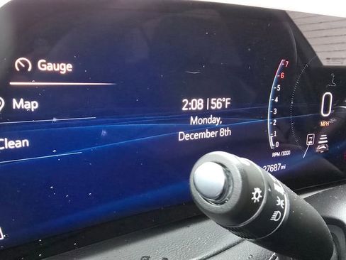 Used 2025 Cadillac XT4 Premium Luxury image 26