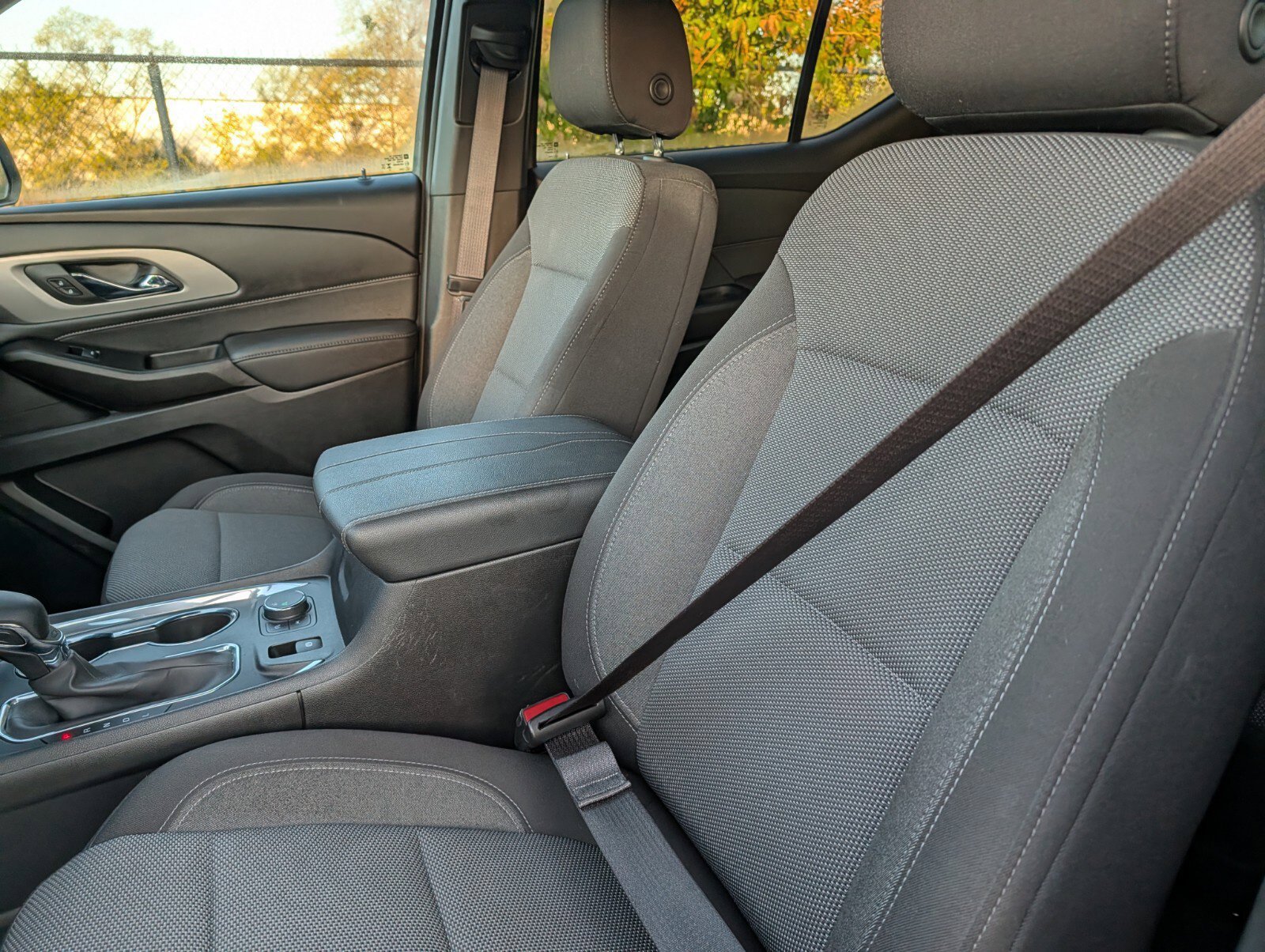 Used 2023 Chevrolet Traverse LT FWD image 19