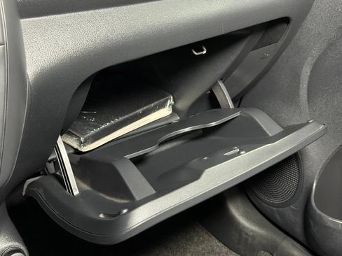 Used 2019 Nissan Versa S Plus FWD image 33
