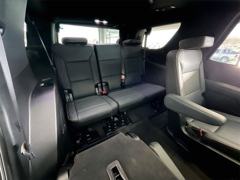 Used 2025 GMC Yukon AT4 w/ LPO, Floor Liner Package image 17