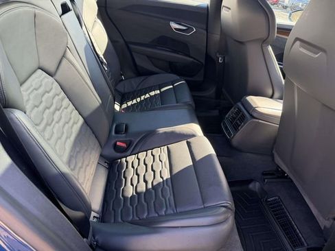 Used 2022 Audi e-tron GT Premium Plus image 18