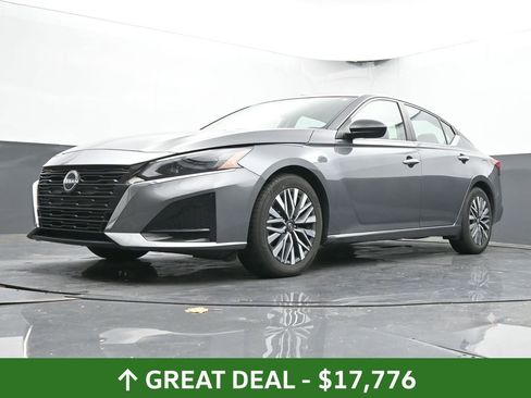 Used 2024 Nissan Altima 2.5 SV image 49